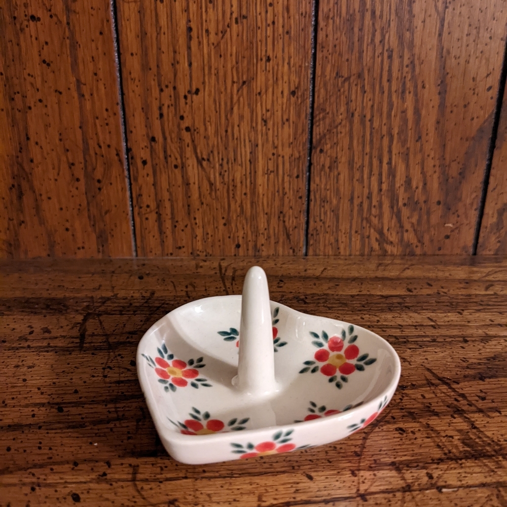 Ring holder polish pottery red flowers